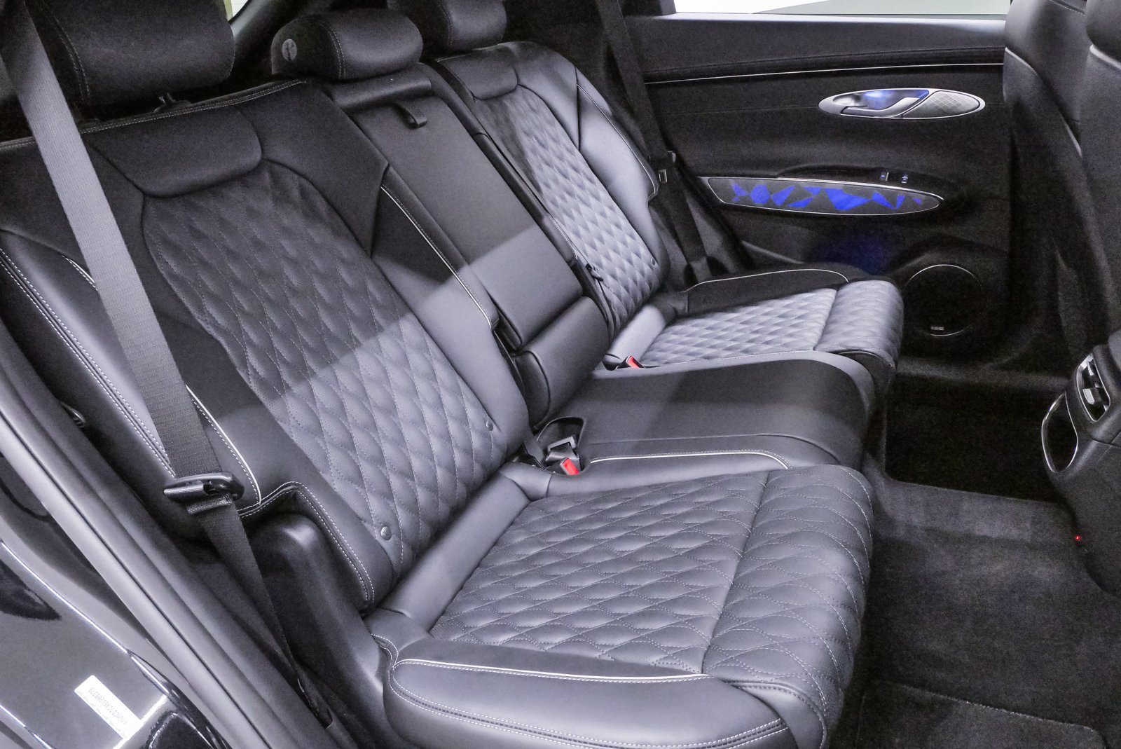 Certified 2025 Genesis GV70 3.5T Sport w/ Sport Advanced Package image 12