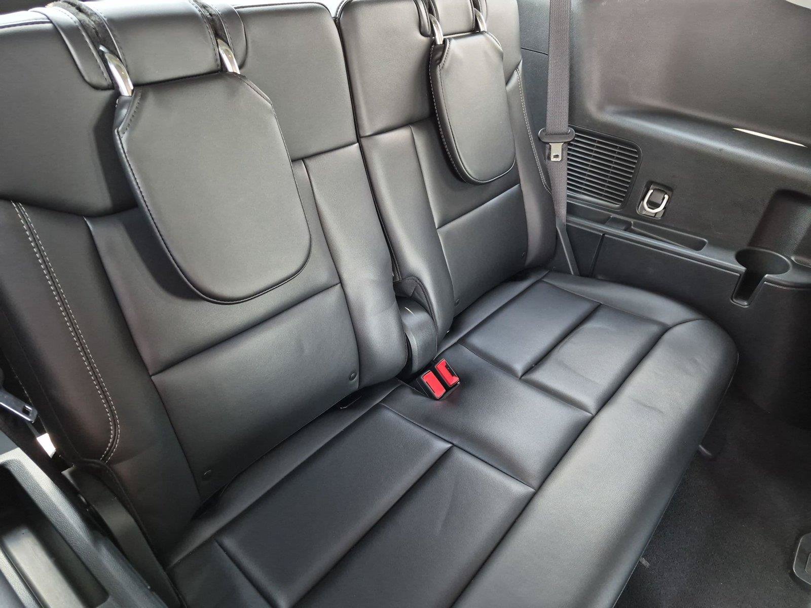 Used 2024 Ford Explorer XLT w/ Equipment Group 202A AWD/4WD image 29