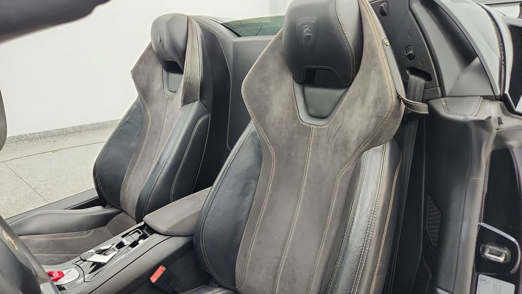 Used 2016 Lamborghini Huracan LP 610-4 image 19