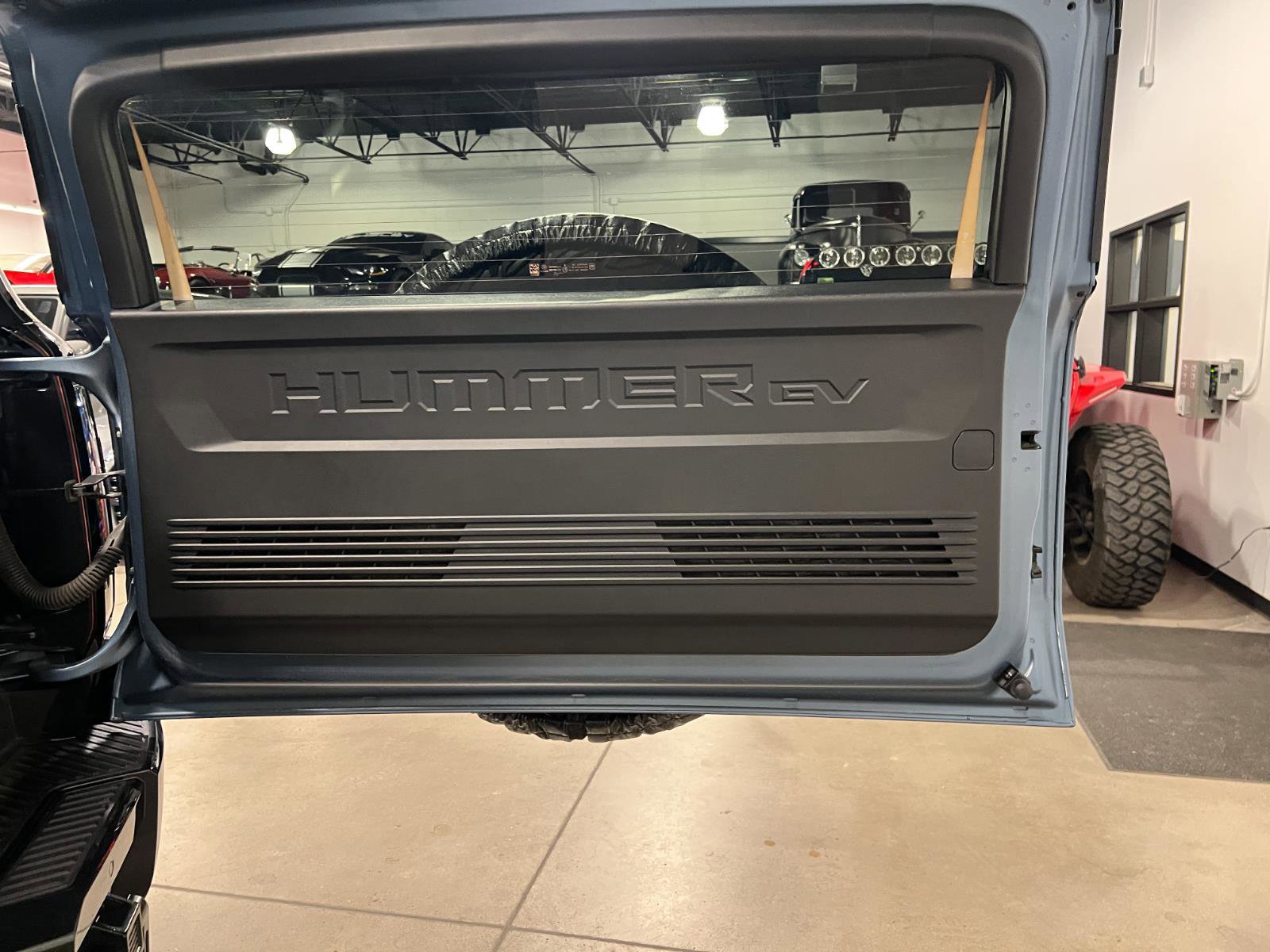 Used 2024 GMC Hummer EV 3X w/ Omega Edition AWD/4WD image 37