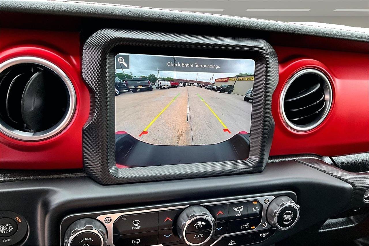 Used 2023 Jeep Gladiator Rubicon w/ LED Lighting Group AWD/4WD image 16