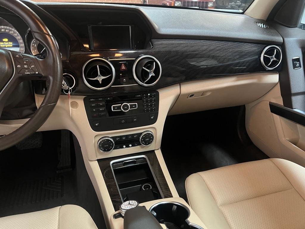 Used 2015 Mercedes-Benz GLK 350 2WD image 25