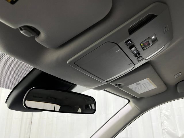 Used 2023 Toyota Highlander LE AWD/4WD image 25