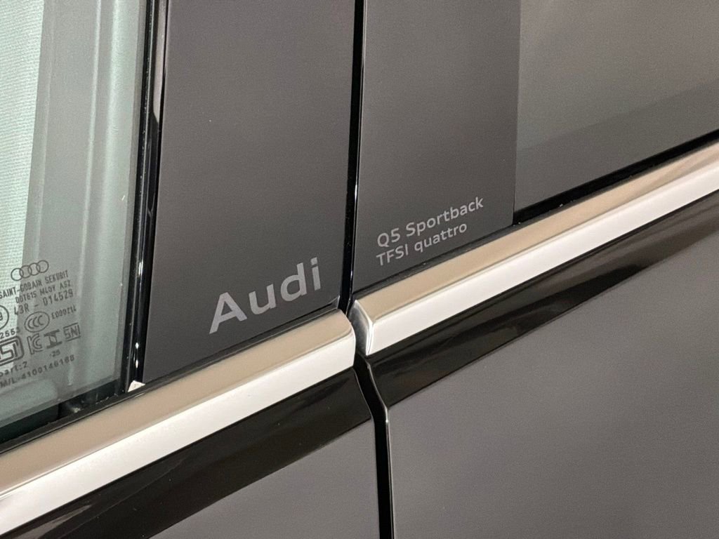 Certified 2025 Audi Q5 Premium w/ Convenience Package image 27