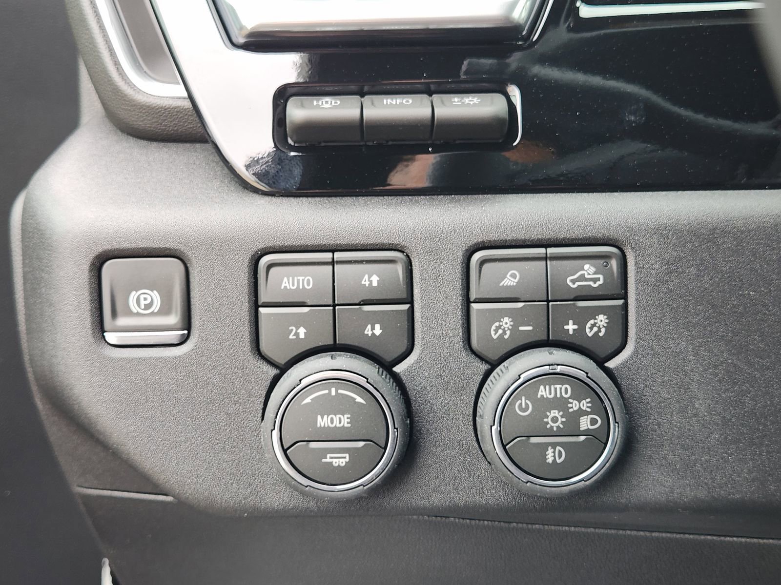 New 2026 Chevrolet Silverado 2500 High Country w/ Technology Package AWD/4WD image 21