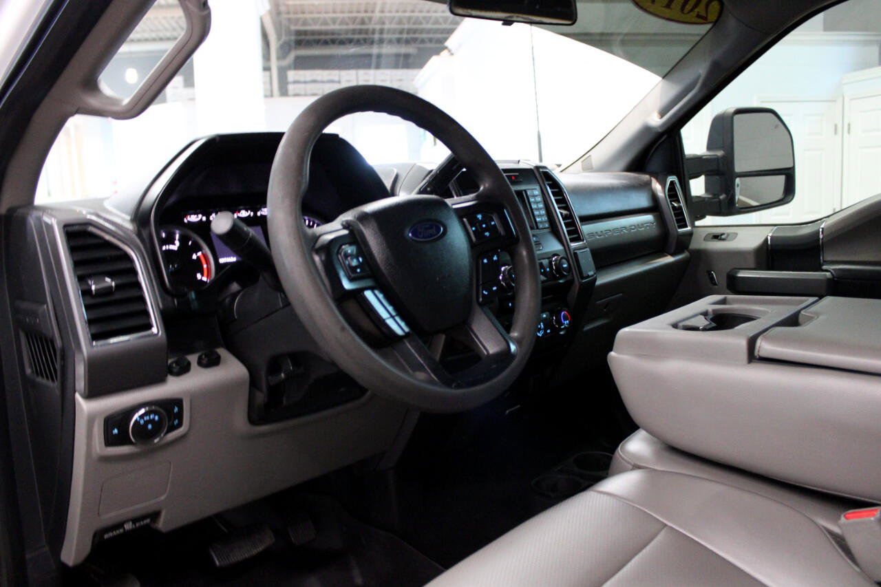 Used 2017 Ford F350 XLT image 8