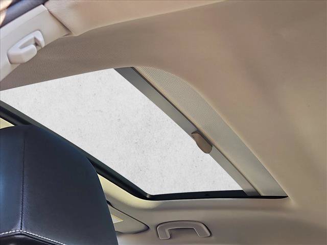 Used 2025 Volkswagen Jetta SE FWD image 13