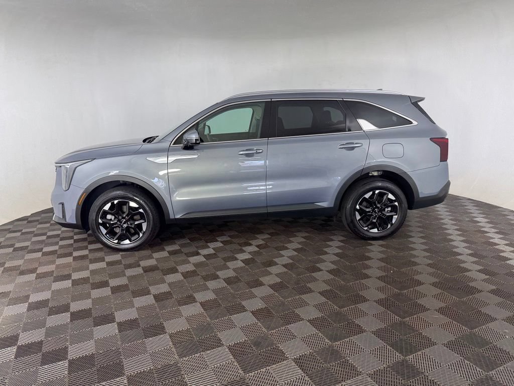 Used 2025 Kia Sorento S AWD/4WD image 4