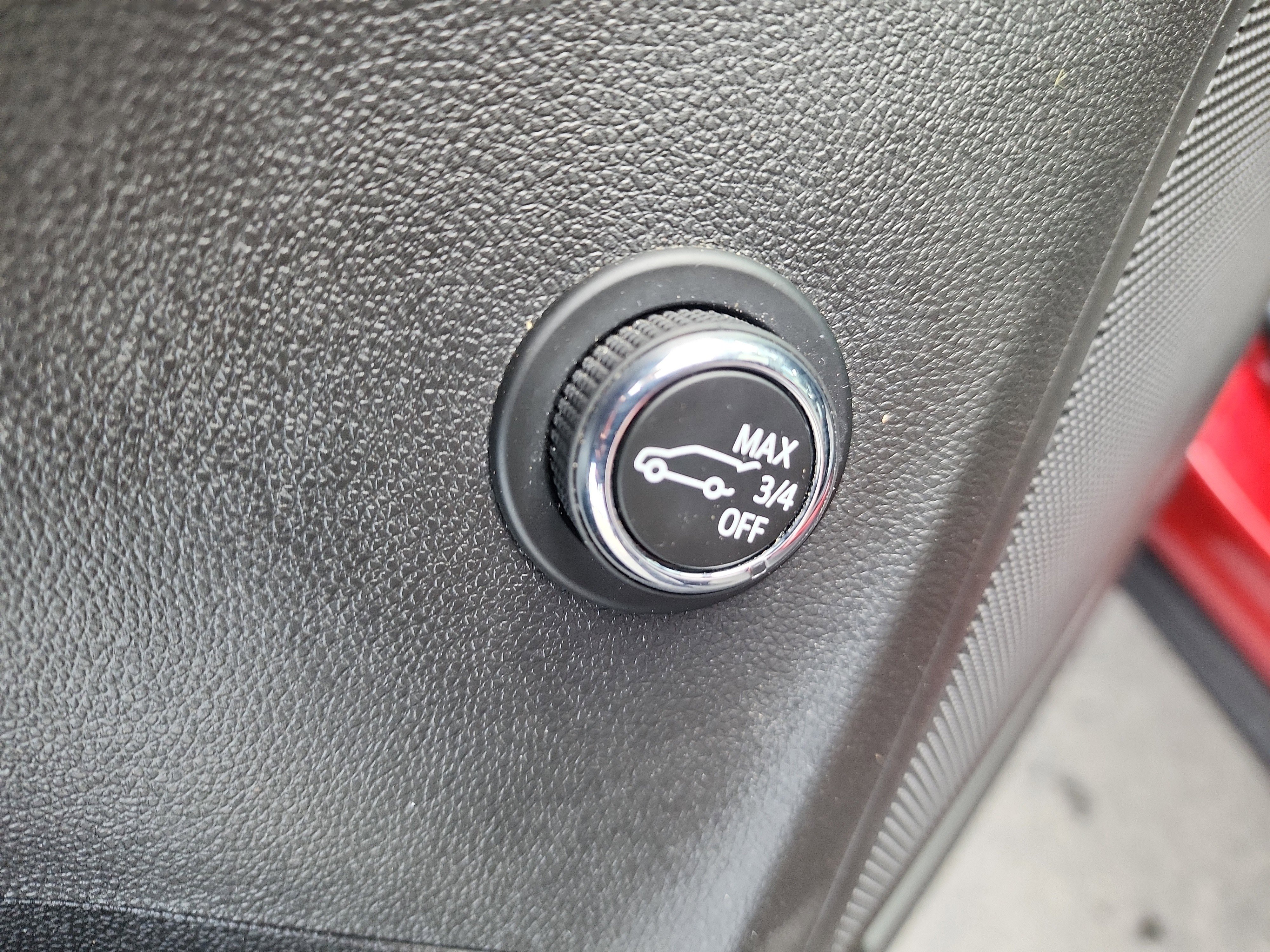 Certified 2023 Buick Envision Essence w/ Sport Touring Package image 13