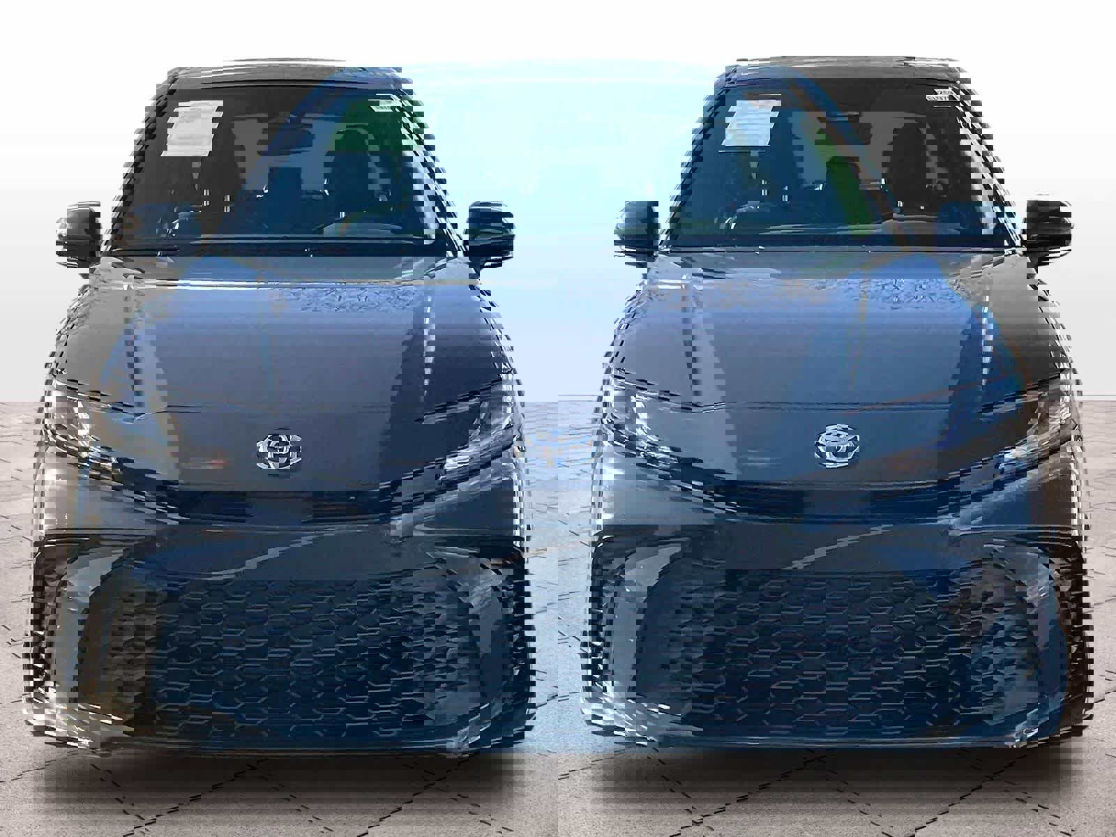 Used 2025 Toyota Camry SE image 3