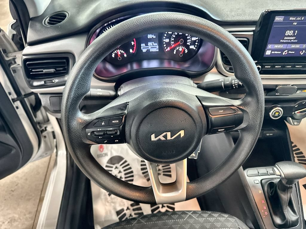 Used 2022 Kia Rio LX FWD image 17