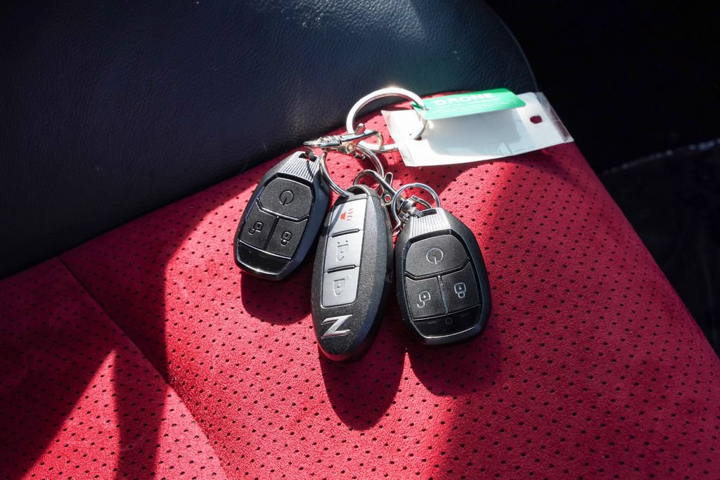 Used 2017 Nissan 370Z NISMO RWD image 36