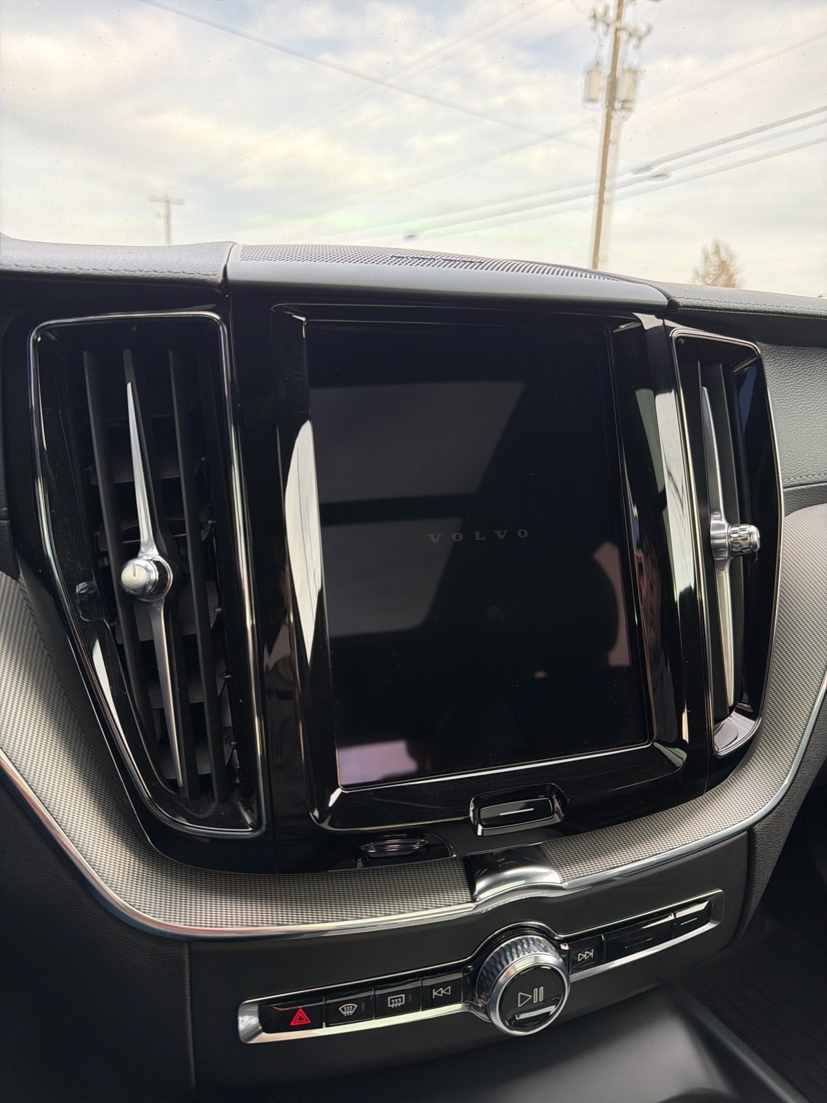 Used 2024 Volvo XC60 B5 Ultimate w/ Protection Package Premier image 20