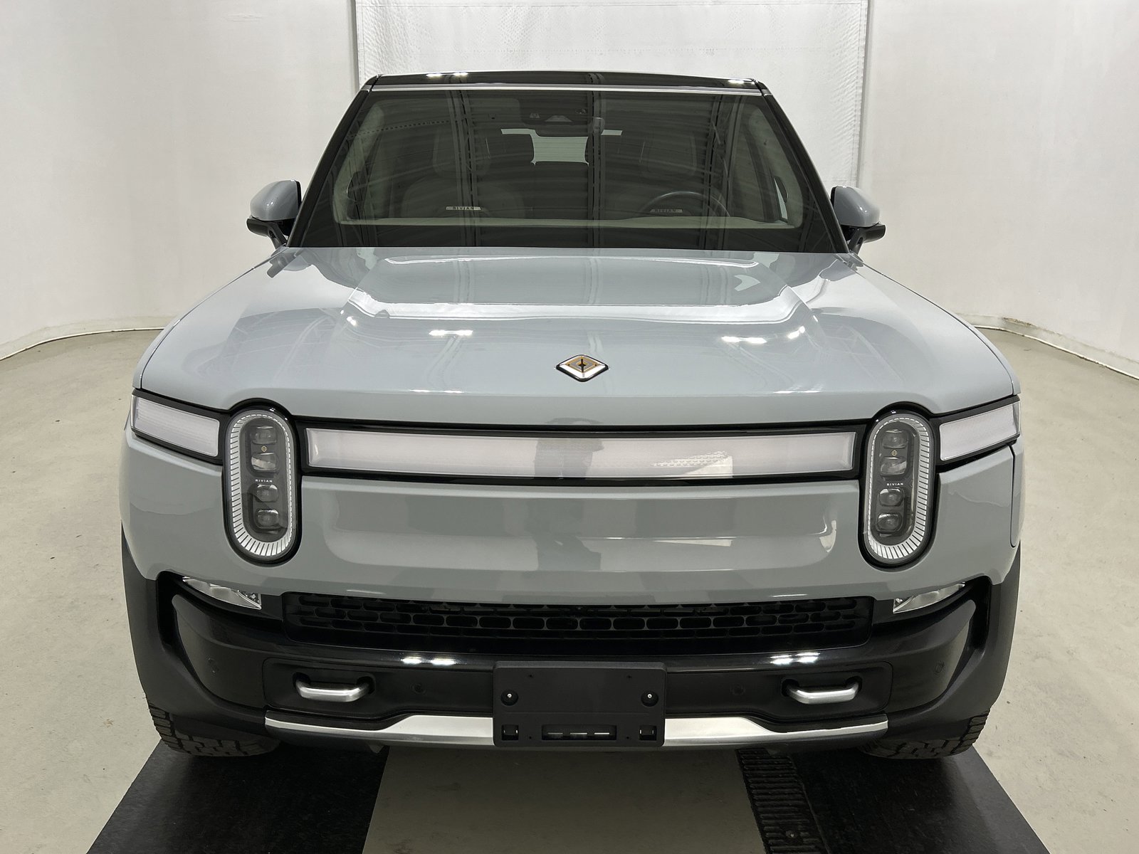 Used 2023 Rivian R1S Adventure image 8