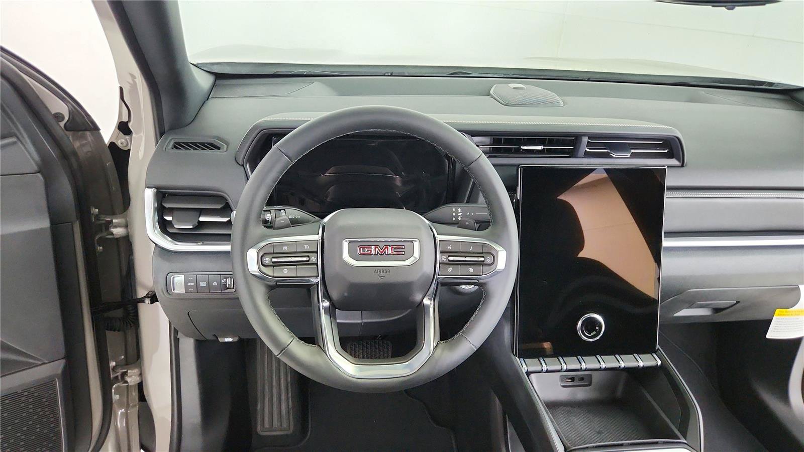 Used 2026 GMC Terrain Elevation w/ Technology Package II FWD image 12