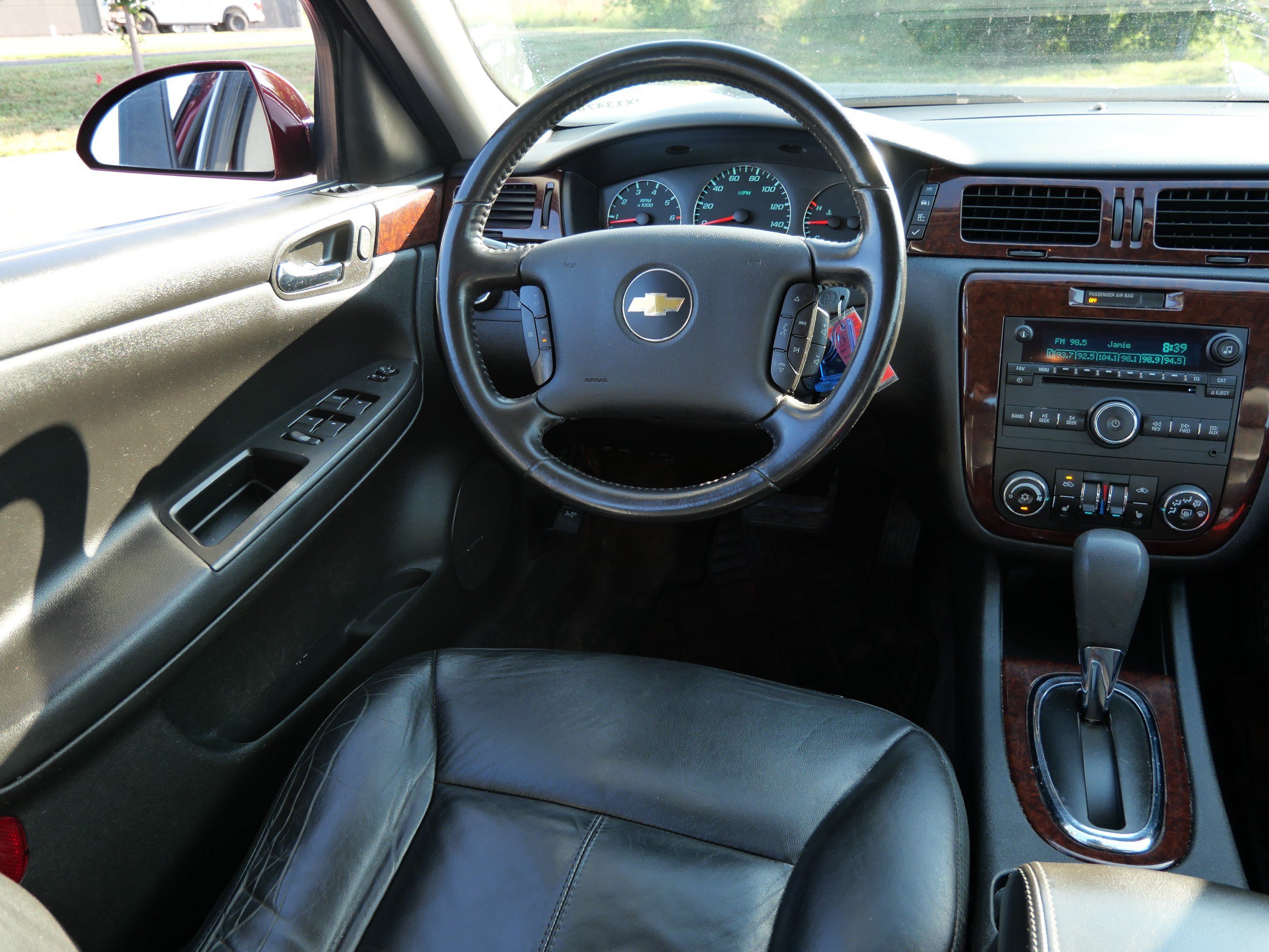 Used 2011 Chevrolet Impala LT w/ Luxury Edition Package FWD image 9