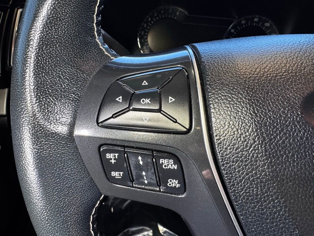 Used 2019 Ford Explorer Platinum image 26