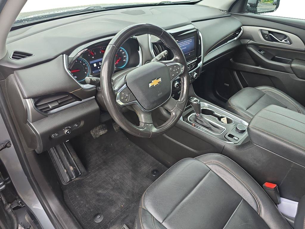 Used 2020 Chevrolet Traverse LT w/ LT Premium Package FWD image 13