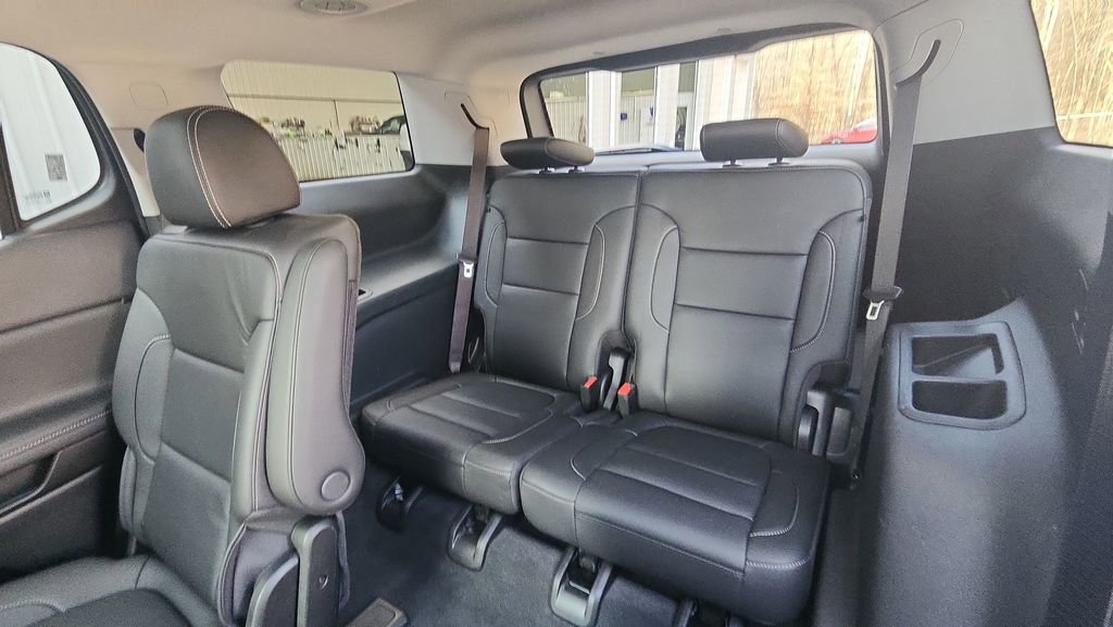 Used 2023 GMC Acadia SLT w/ Preferred Package image 28