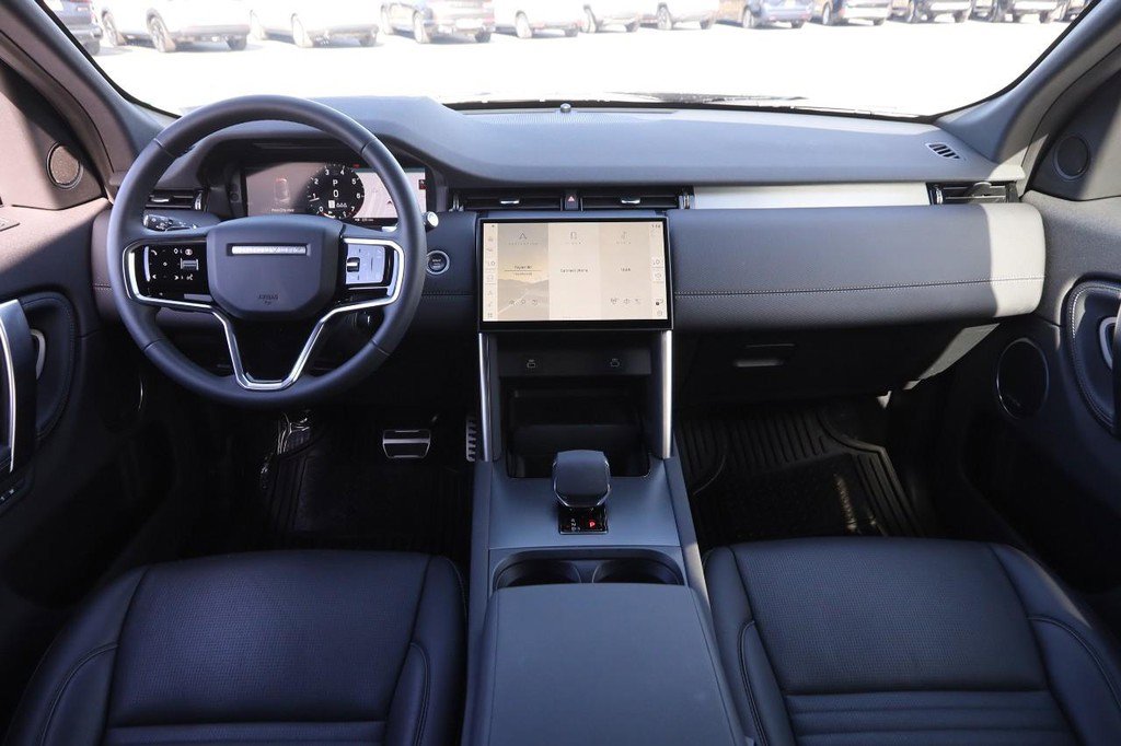 Used 2024 Land Rover Discovery Sport Dynamic SE image 19