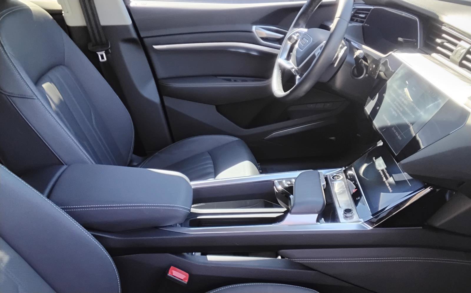 Used 2023 Audi e-tron Premium Plus w/ Premium Plus Package image 23