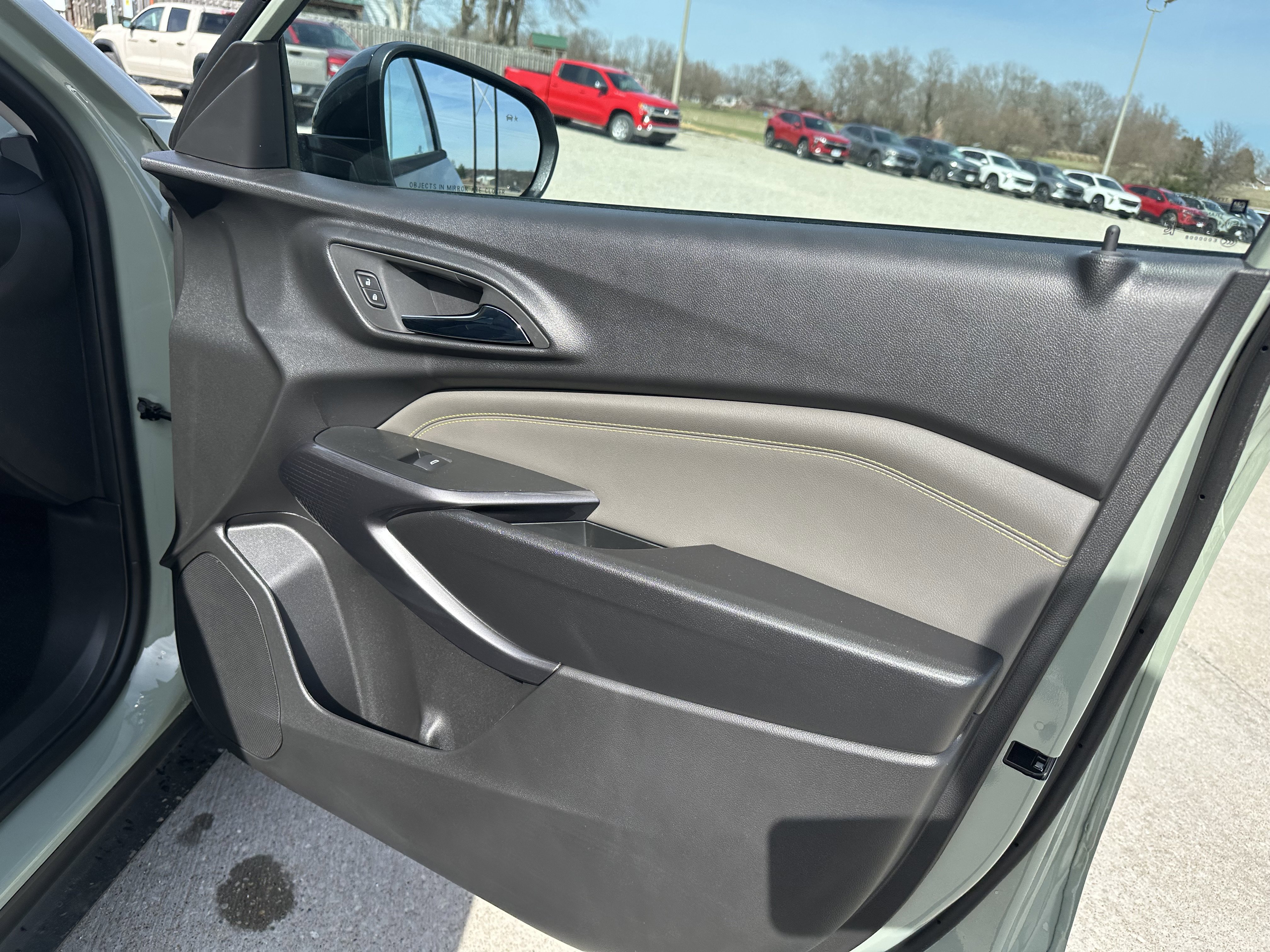 New 2026 Chevrolet Trax ACTIV w/ Sunroof Package image 32