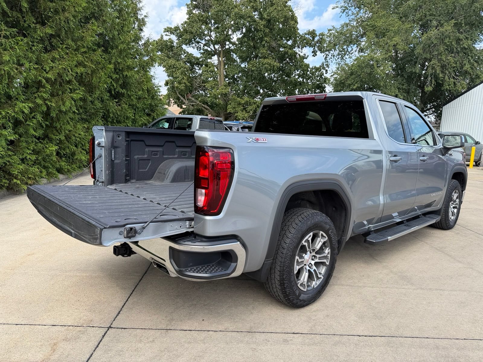 Used 2023 GMC Sierra 1500 SLE w/ X31 Off-Road Package AWD/4WD image 33