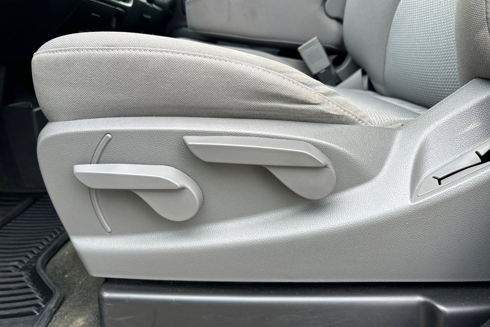 Used 2018 Chevrolet Silverado 1500 Custom w/ Custom Convenience Package image 12