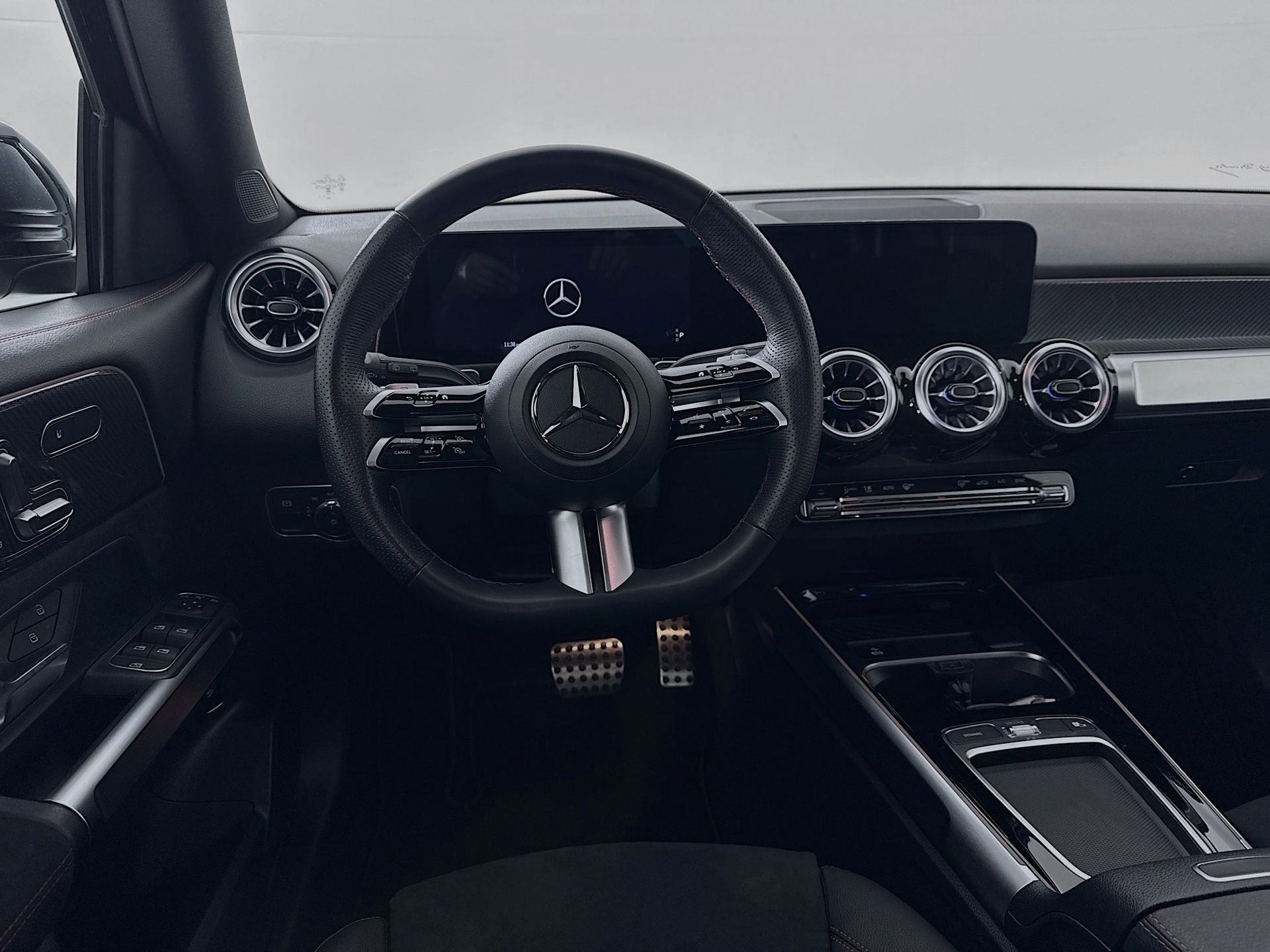 Used 2025 Mercedes-Benz GLB 250 image 22