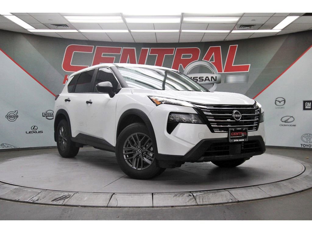 Used 2025 Nissan Rogue S FWD image 1