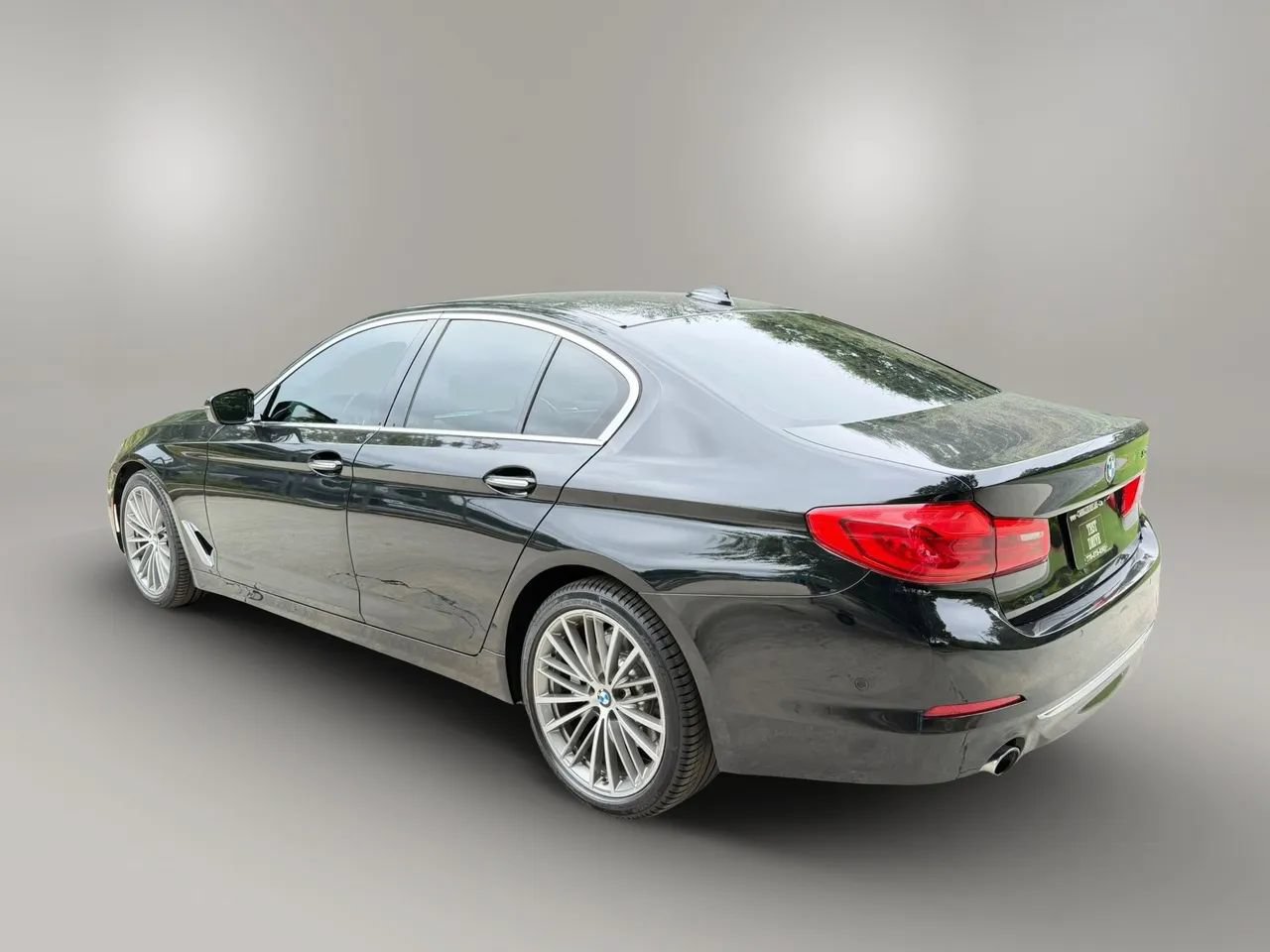 Used 2017 BMW 530i w/ Premium Package RWD image 8