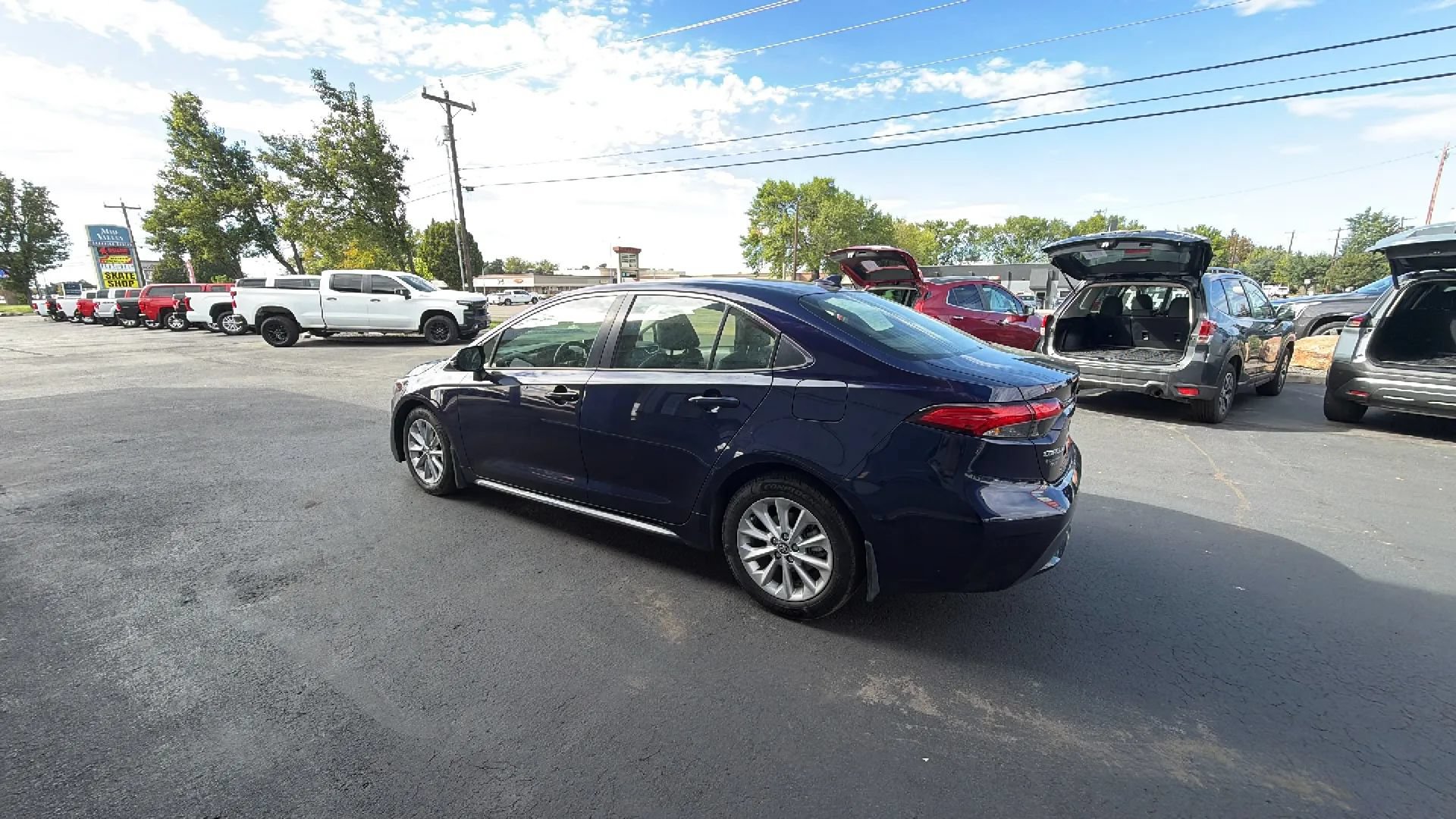 Used 2021 Toyota Corolla XLE w/ Carpet Mat Package (TMS) FWD image 4