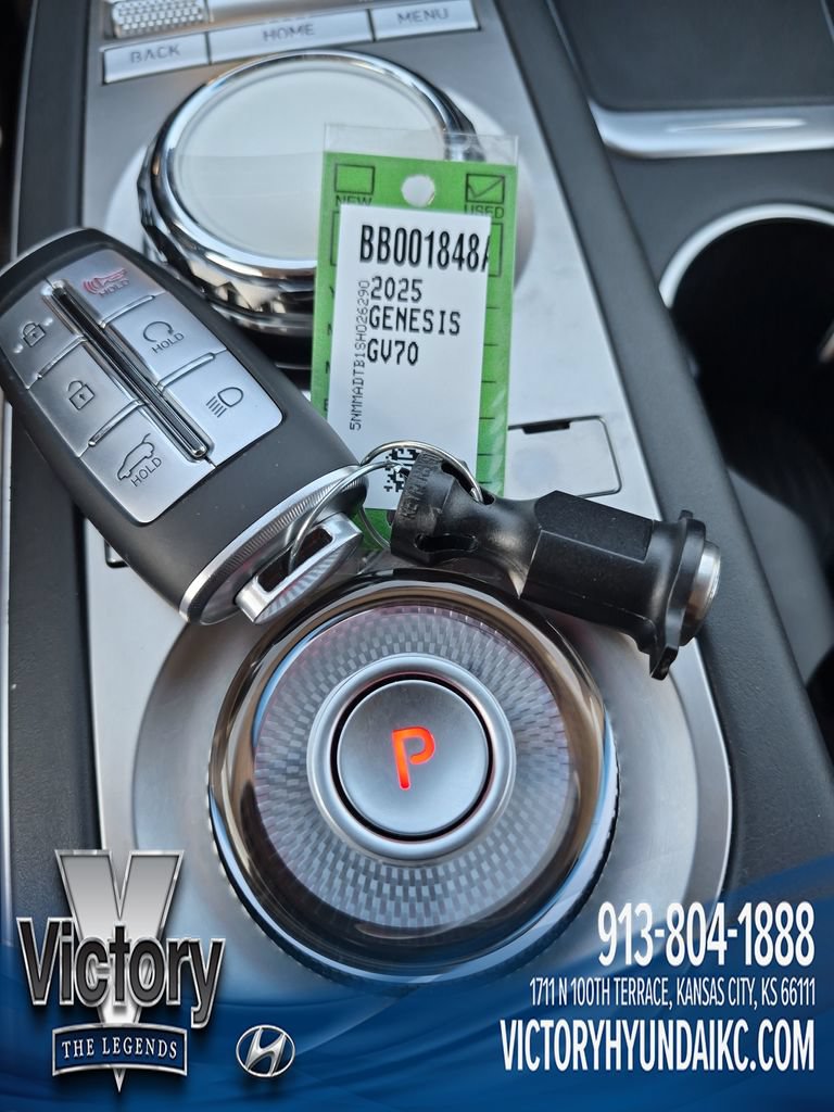 Used 2025 Genesis GV70 2.5T AWD/4WD image 15