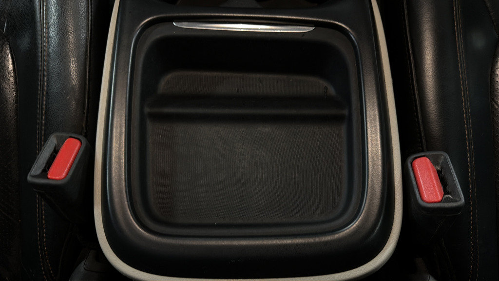 Used 2018 Chrysler Pacifica Touring-L FWD image 40