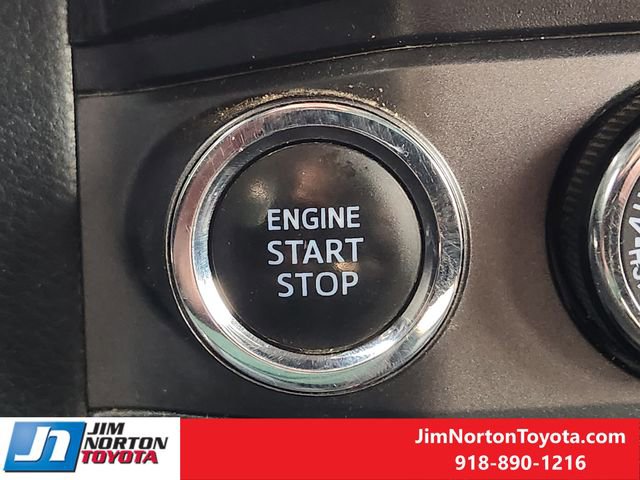 Used 2018 Toyota Tacoma TRD Off-Road image 24