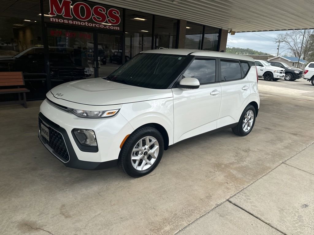 Used 2022 Kia Soul LX w/ Technology Package image 1
