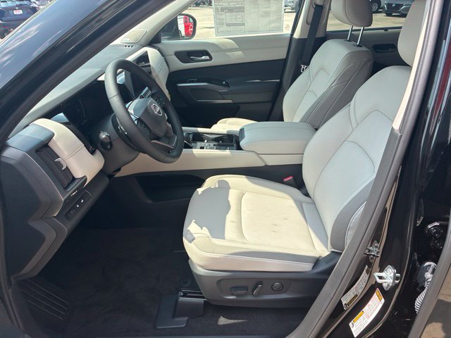 New 2026 Nissan Pathfinder SL FWD image 10