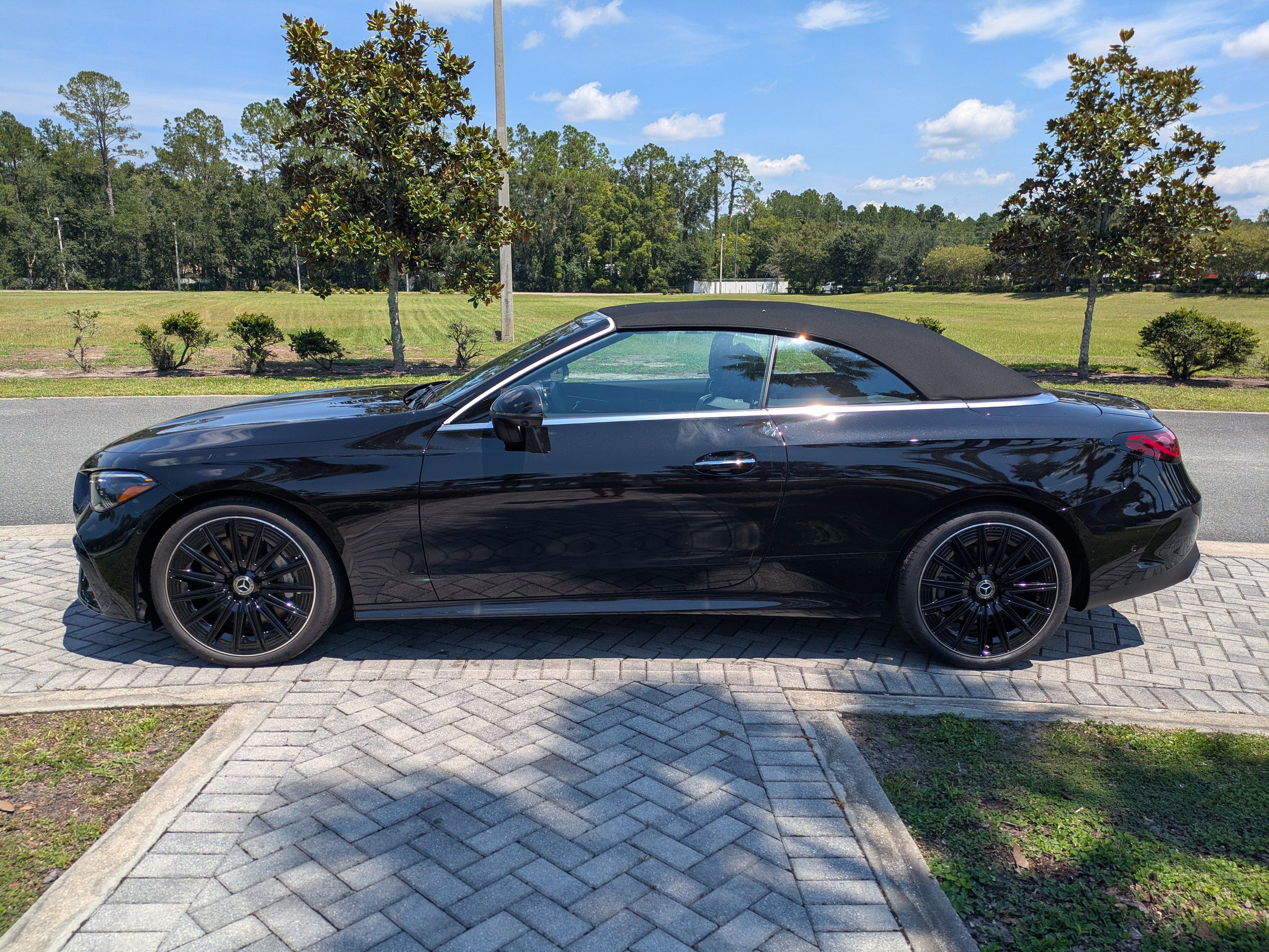 New 2026 Mercedes-Benz CLE 450 4MATIC Cabriolet image 9