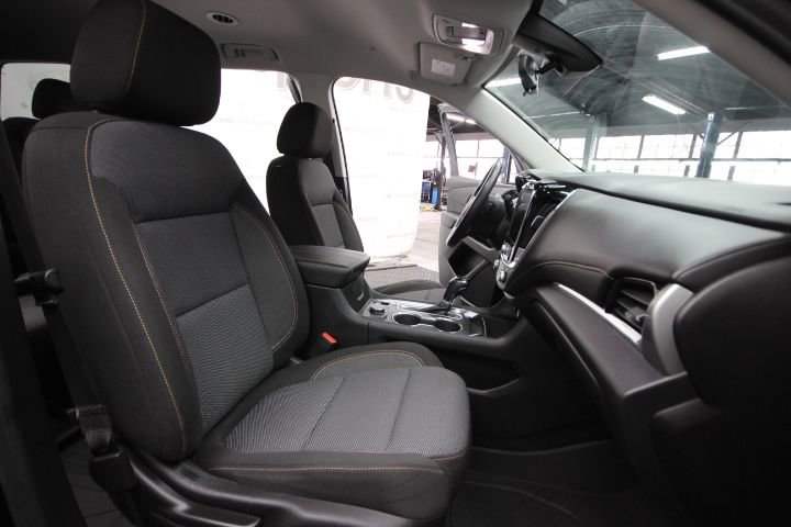 Used 2020 Chevrolet Traverse LT w/ Driver Confidence II Package AWD/4WD image 32