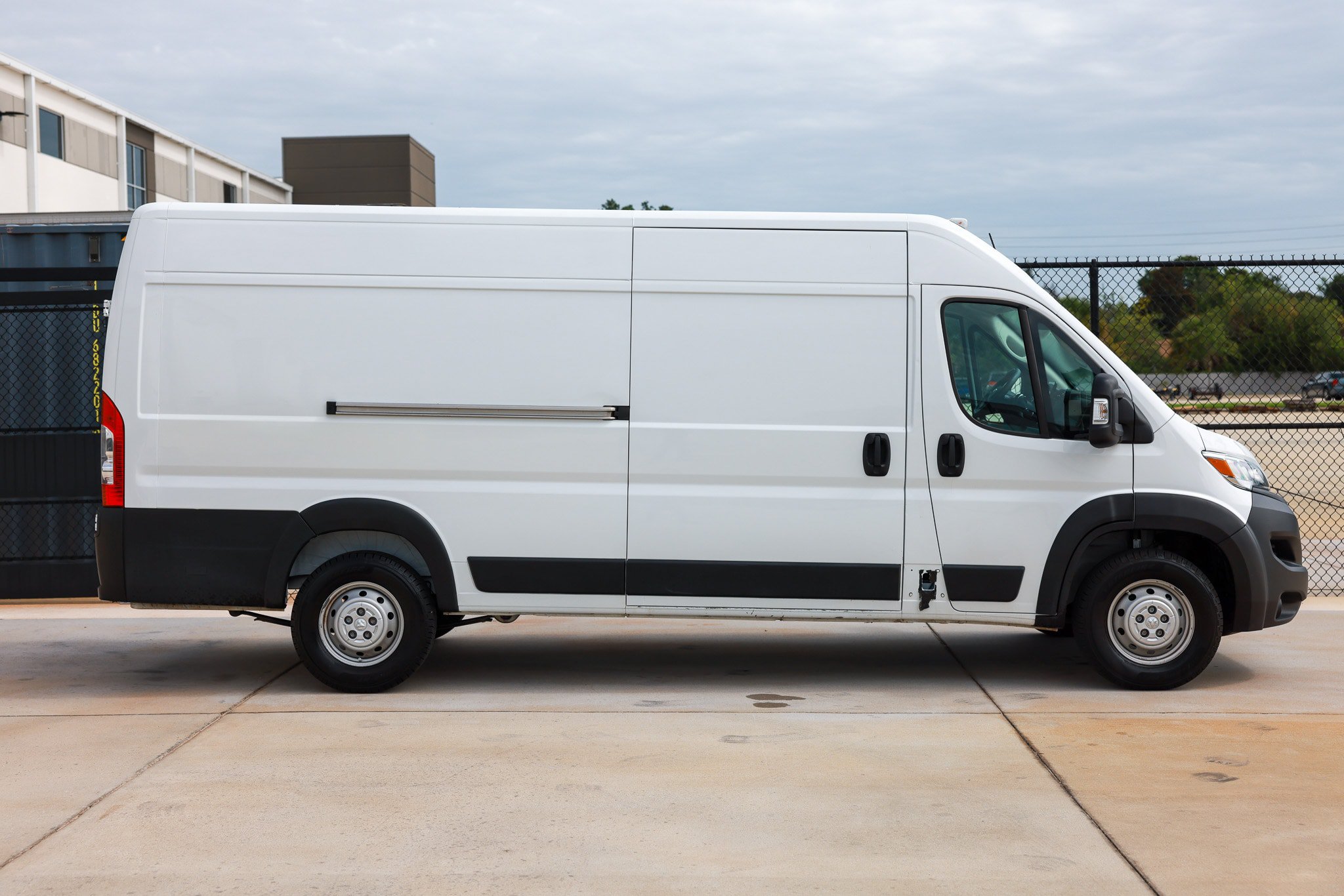 Used 2023 RAM ProMaster 3500 w/ Premium Convenience Group FWD image 17
