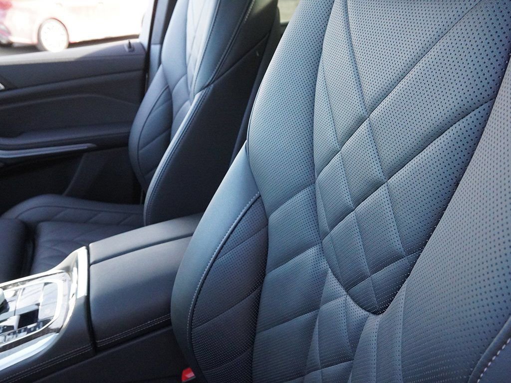 Used 2023 BMW X5 xDrive40i w/ Executive Package image 45