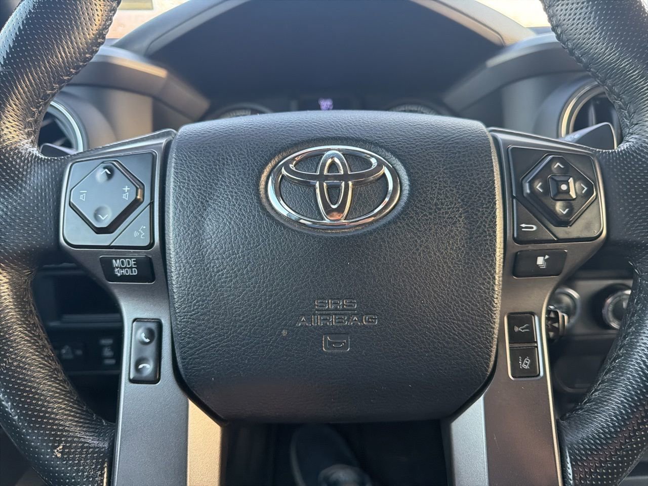 Used 2019 Toyota Tacoma TRD Sport image 10