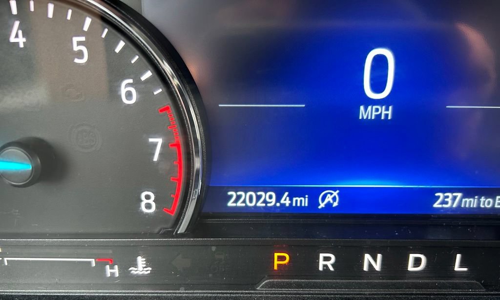 Used 2024 Ford Explorer XLT w/ Equipment Group 202A AWD/4WD image 16
