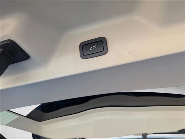 Used 2020 Land Rover Range Rover HSE image 8