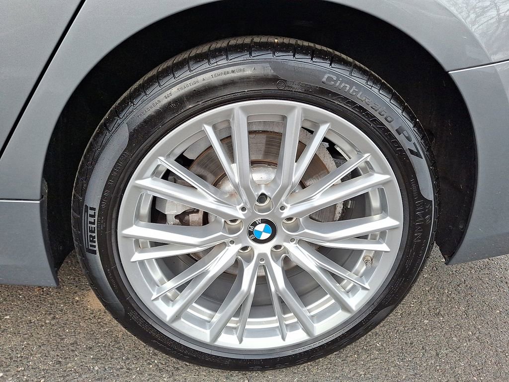 Certified 2023 BMW 330i xDrive Sedan w/ Premium Package image 7