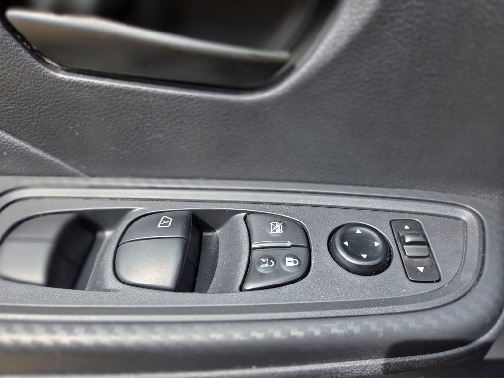Used 2025 Nissan Versa S FWD image 27