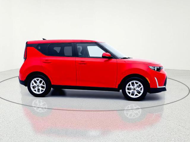 Certified 2023 Kia Soul LX w/ LX Technology Package FWD image 7