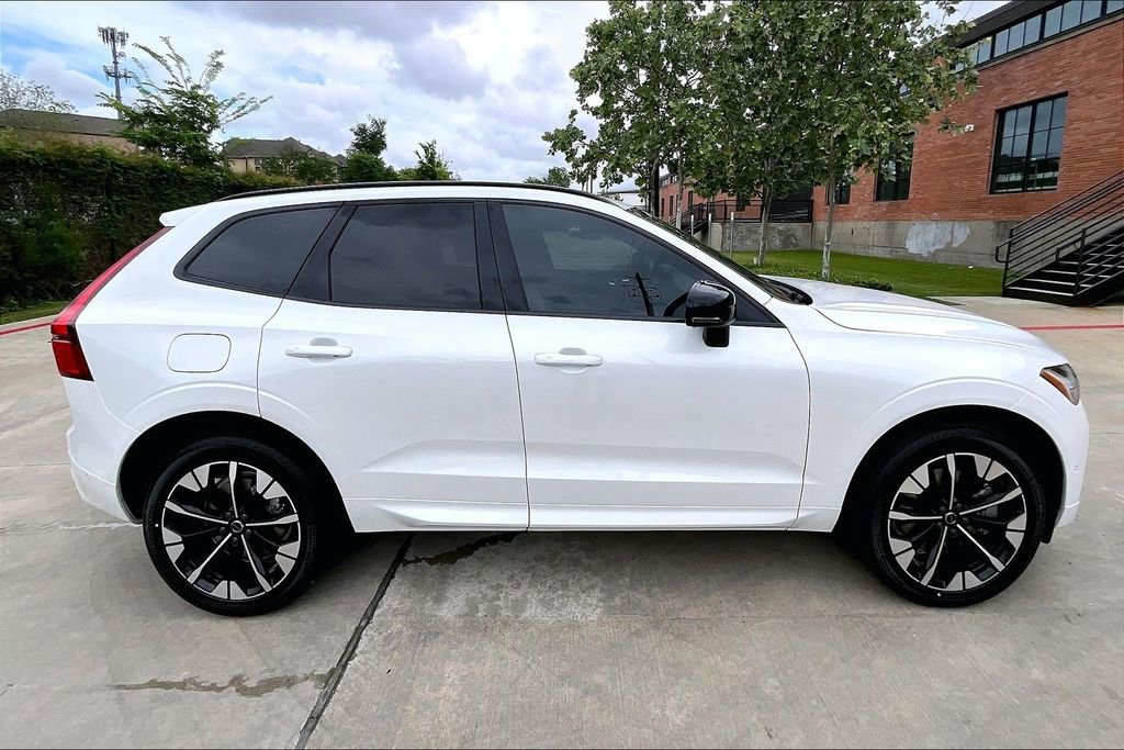 New 2026 Volvo XC60 T8 Plus w/ Protection Package Premier AWD/4WD image 22