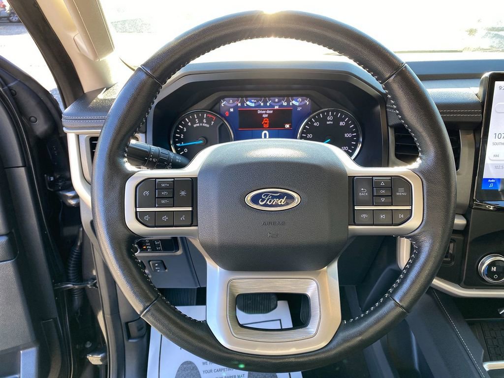 Used 2023 Ford Expedition XLT image 15
