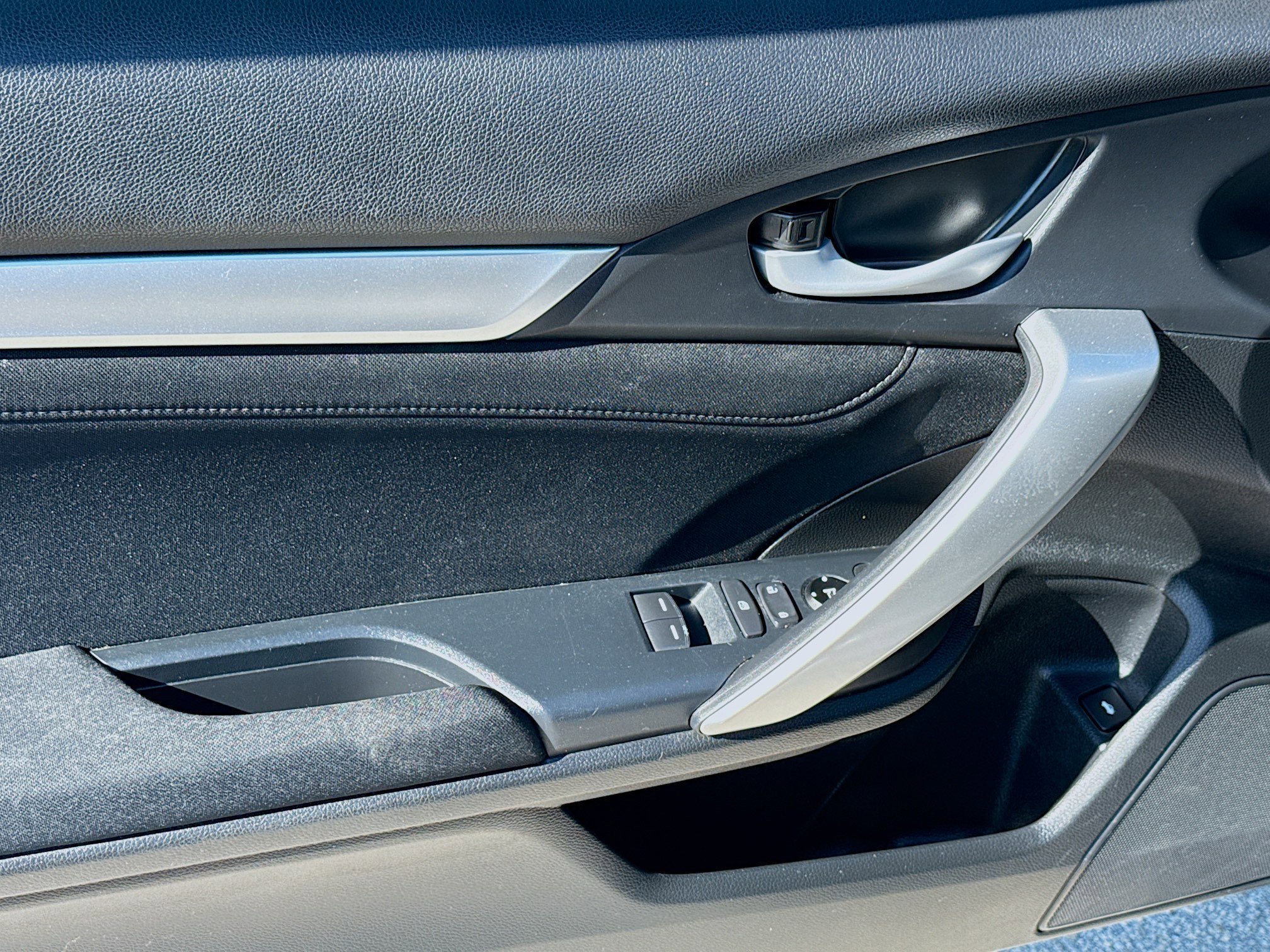 Used 2020 Honda Civic EX image 16